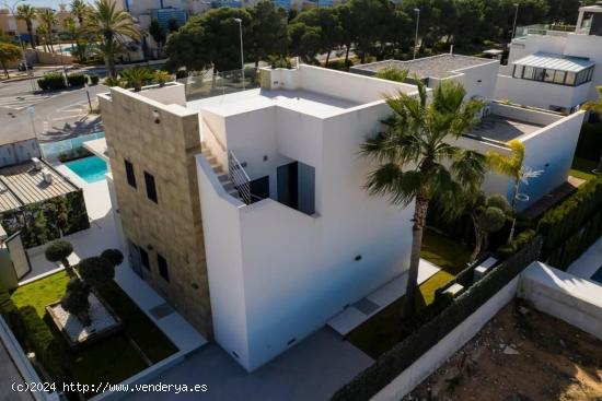 Chalet de lujo con vista al mar en Campoamor - ALICANTE