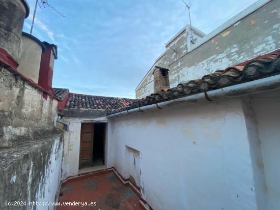 Casa en venta de grandes dimensiones - VALENCIA