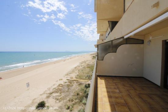  Dúplex en primera línea de la playa de Tavernes. Edificio L'escala. - VALENCIA 