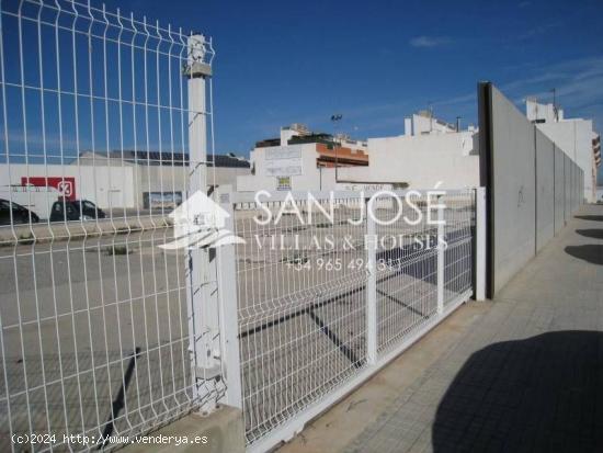 OPORTUNIDAD SE VENDE Y SE ALQUILA SOLAR PARA MUCHOS USOS CERCA DE SUPERMERCADOS EN ASPE - ALICANTE