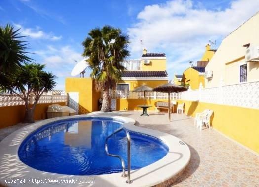 CHALET INDEPENDIENTE  CON PISCINA COMUNITARIA - ALICANTE