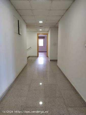 ENTRESUELO PARA OFICINAS JUNTO CENTRO COMERCIAL VEGA PLAZA - MURCIA