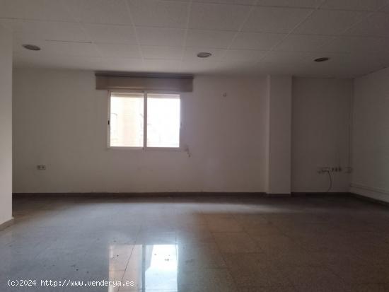 ENTRESUELO PARA OFICINAS JUNTO CENTRO COMERCIAL VEGA PLAZA - MURCIA