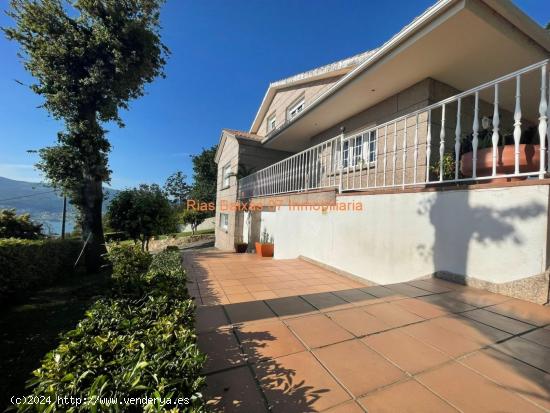 REF 2957 CHALET EXCLUSIVO 4 DORM. CON VISTAS A LA RIA DE VIGO ( REDONDELA ) - PONTEVEDRA