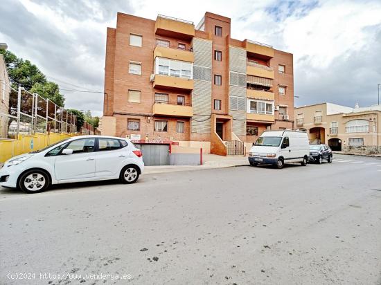 Se venden una o varias plazas de garaje, según necesidad. - ALMERIA