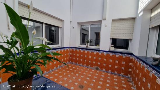 Estupenda casa en Barrio Alto de San Juan de Aznalfarache - SEVILLA