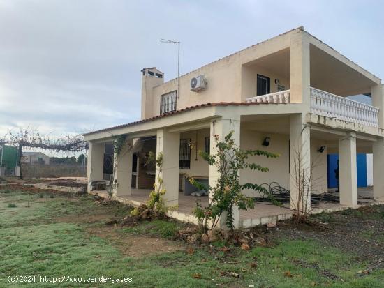 SE VENDEN 30.000M DE TERRENO RUSTICO, CASA Y NAVE EN CTRA DE JAEN. - ALBACETE