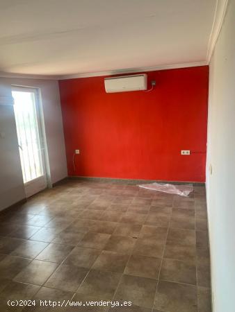 SE VENDEN 30.000M DE TERRENO RUSTICO, CASA Y NAVE EN CTRA DE JAEN. - ALBACETE