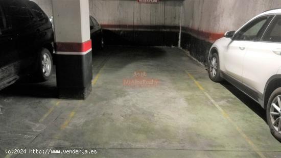 SE VENDE PLAZA DE GARAJE DOBLE, PARA 2 COCHES GRANDES Y MOTOS EN EL CENTRO COMERCIAL CALLE ANCHA - A