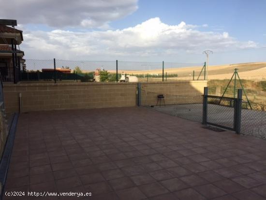 Urbis te ofrece un estupendo pareado en zona Las Torres, Arapiles, Salamanca. - SALAMANCA