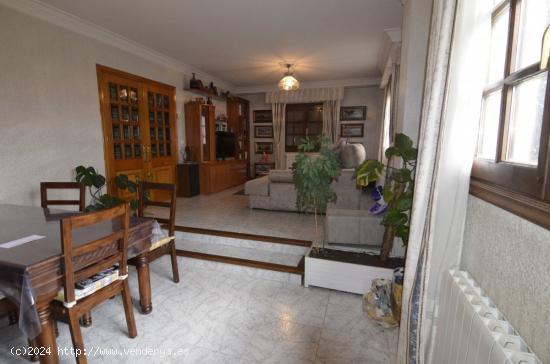 Urbis te ofrece un maravilloso chalet independiente en Villamayor, Salamanca. - SALAMANCA