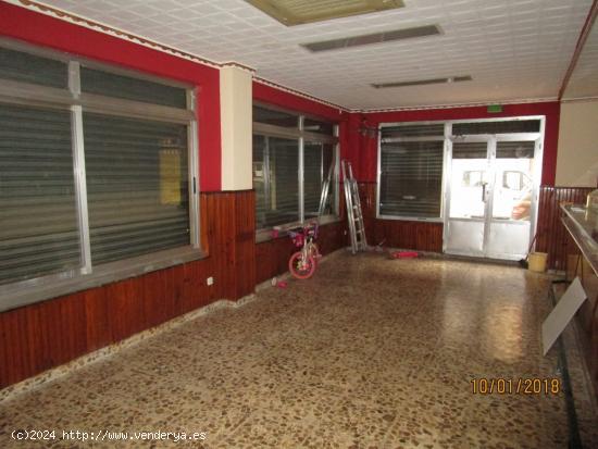 Urbis te ofrece un local comercial en la zona de la Estación, Salamanca. - SALAMANCA