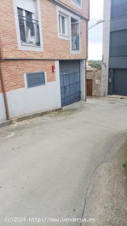 Urbis te ofrece una plaza de parking en Alba de Tormes, Salamanca. - SALAMANCA