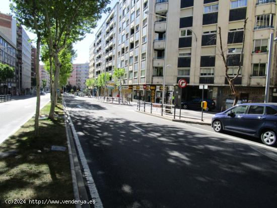 Urbis te ofrece un local comercial en venta en zona Garrido Sur, Salamanca. - SALAMANCA