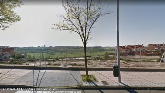 Urbis te ofrece oportunidad única, un terreno urbano no consolidado en venta en Vistahermosa. - SAL