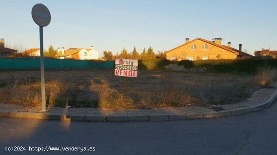 Urbis te ofrece una estupenda parcela en venta en Urb. Las Acacias, Villamayor. - SALAMANCA