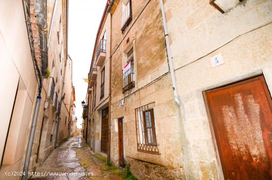 Urbis te ofrece una casa unifamiliar en venta en Ciudad Rodrigo, Salamanca. - SALAMANCA