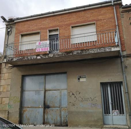 Urbis te ofrece una estupenda casa y local en venta en Vitigudino, Salamanca. - SALAMANCA