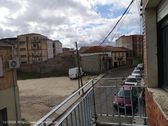 Urbis te ofrece una estupenda casa y local en venta en Vitigudino, Salamanca. - SALAMANCA