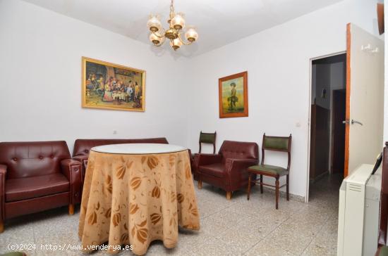 Urbis te ofrece una bonita casa en venta en Fuentesáuco, Zamora. - ZAMORA