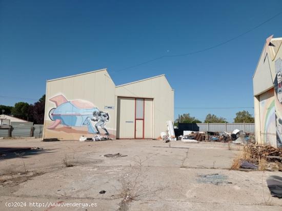  Urbis te ofrece una amplia nave industrial en alquiler en Los Villares, Salamanca. - SALAMANCA 