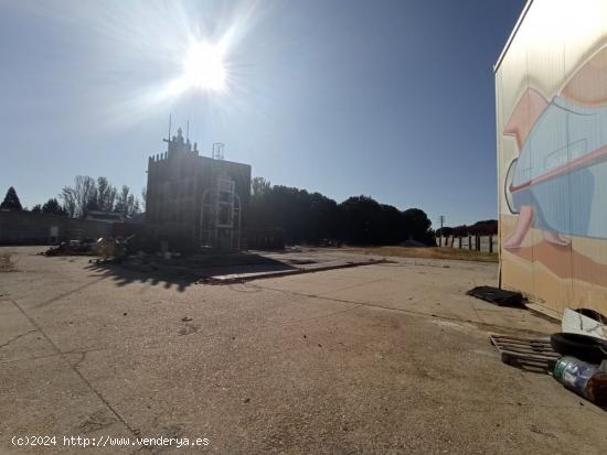 Urbis te ofrece una amplia nave industrial en alquiler en Los Villares, Salamanca. - SALAMANCA