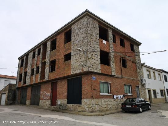 Urbis te ofrece un edificio en construcción en Yecla de Yeltes, Salamanca. - SALAMANCA