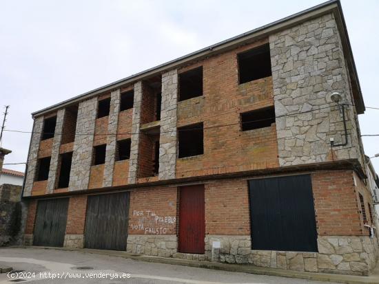 Urbis te ofrece un edificio en construcción en Yecla de Yeltes, Salamanca. - SALAMANCA