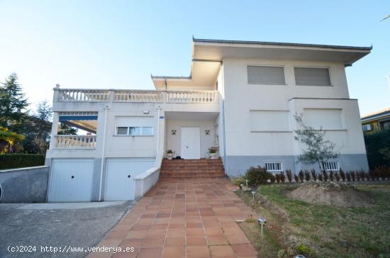 Urbis te ofrece un chalet en venta en zona Valdelagua, Santa Marta de Tormes, Salamanca. - SALAMANCA