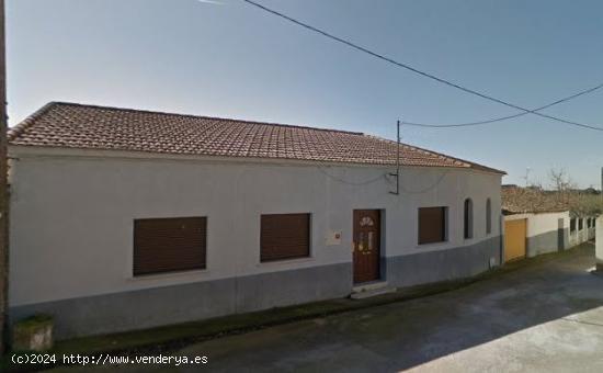  Urbis te ofrece una casa en Muñoz, La Fuente de San Esteban, Salamanca. - SALAMANCA 