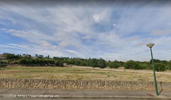Urbis te ofrece una parcela en venta en zona Campo de Golf, Villamayor, Salamanca. - SALAMANCA