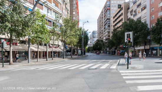 2 plazas de aparcamiento en Avenida de la constitución. - MURCIA