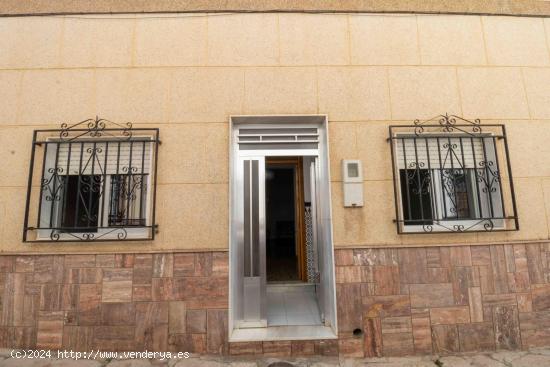 CASA DE PLANTA BAJA, EN ALHAMA DE ALMERÍA - ALMERIA