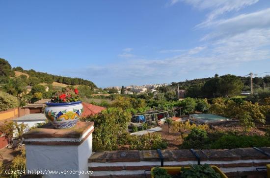 Bonita villa, distribuida en 2 plantas independientes - MALAGA