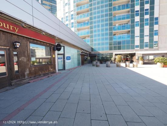 SE VENDE LOCAL COMERCIAL EN TERRASSA, ZONA SEGLE XX - BARCELONA