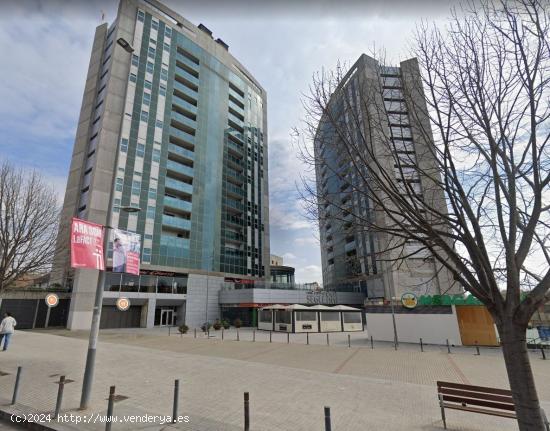 SE VENDE LOCAL COMERCIAL EN TERRASSA, ZONA SEGLE XX - BARCELONA