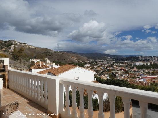 Chalet independiente a 3 minutos de la Playa de San Cristobal - GRANADA