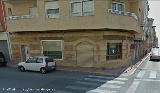 Se vende local comercial en pleno centro de Guardamar - ALICANTE