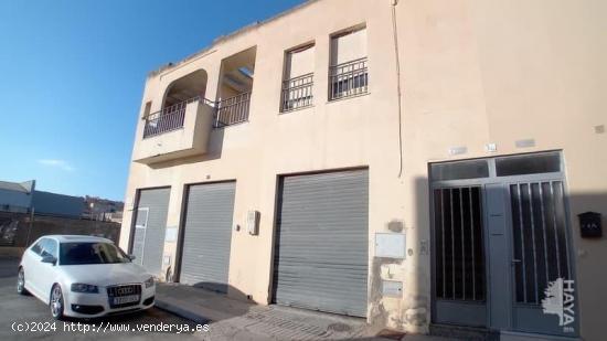 Piso de 4 dormitorios con patio y terraza en Las Norias de Daza - ALMERIA