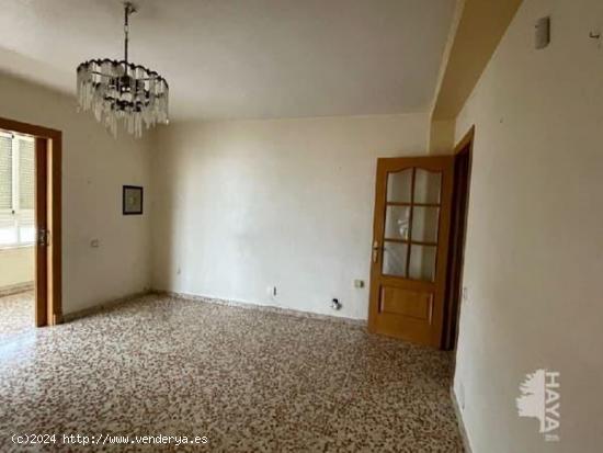 Piso de 4 dormitorios en venta en Ejido Centro - ALMERIA