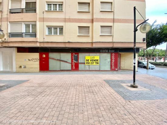 OPORTUNIDAD ÚNICA, AMPLIO LOCAL COMERCIAL HACIENDO ESQUINA EN FEDERICO GARCÍA LORCA - ALMERIA