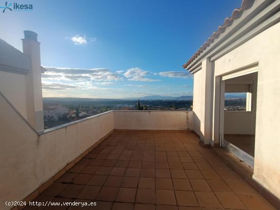 Conjunto de 3 vivienda adosadas sin finalizar - GRANADA