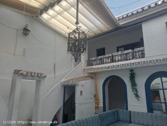 Alquiler de Local Comercial con Vivienda en Estepona Centro, Zona Turística - MALAGA