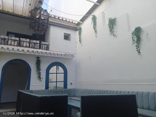 Alquiler de Local Comercial con Vivienda en Estepona Centro, Zona Turística - MALAGA