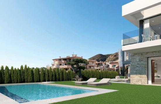 VILLA INDEPENDIENTE CON PISCINA PRIVADA Y 491,74 METROS DE PARCELA EN FINESTRAT!! - ALICANTE