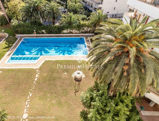 Piso con piscina comunitaria a la venta en el centro de Sitges - BARCELONA