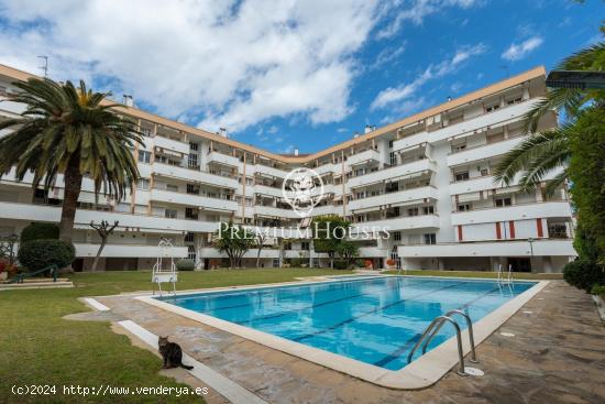 Piso con piscina comunitaria a la venta en el centro de Sitges - BARCELONA