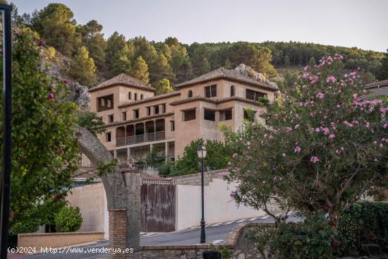 EDIFICIO TURÍSTICO EN CONSTRUCCIÓN PARA ALOJAMIENTO RURAL - GRANADA