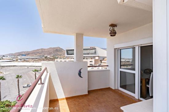 Precioso piso en Aguadulce con terraza y orientación sur. - ALMERIA