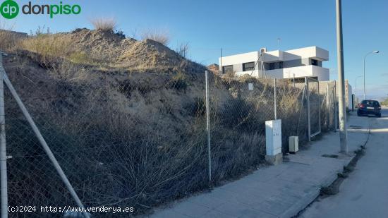  PARCELA  EN ALHENDÍN CON INMEJORABLES VISTAS A LA SIERRA - GRANADA 